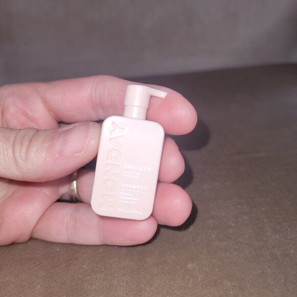 Mini Brands Monday Smooth Toy Shampoo 3 for $5 - Picture 7 of 7